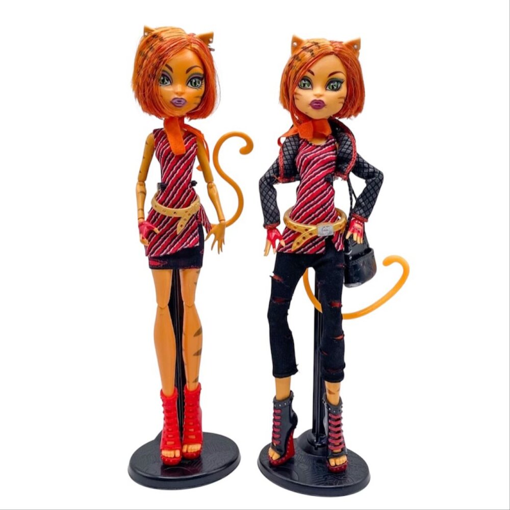 Monster High Toralei Stripe Werecat Bundle - 2011 & 2014 Dolls with Stands